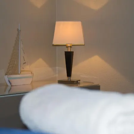Apartment Ferienwohnung Mit Balkon Und Seeblick