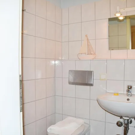 Ferienwohnung Mit Balkon Und Seeblick Apartment